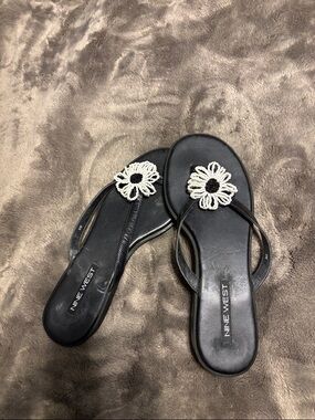 Nine West Black Sandal with White Daisy Accent